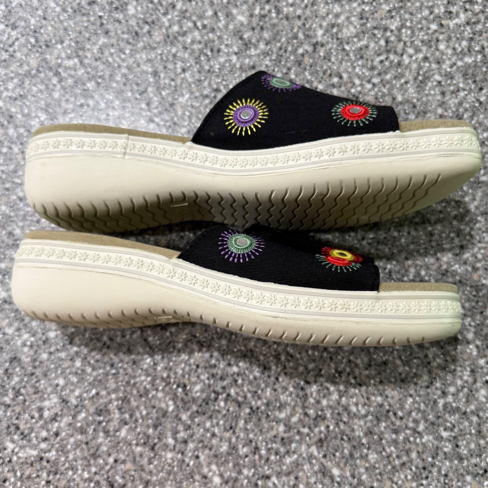 Bass Janda Womens 10M Black Embroidered Sunburst Platform Slide Sandals 90s Y2K