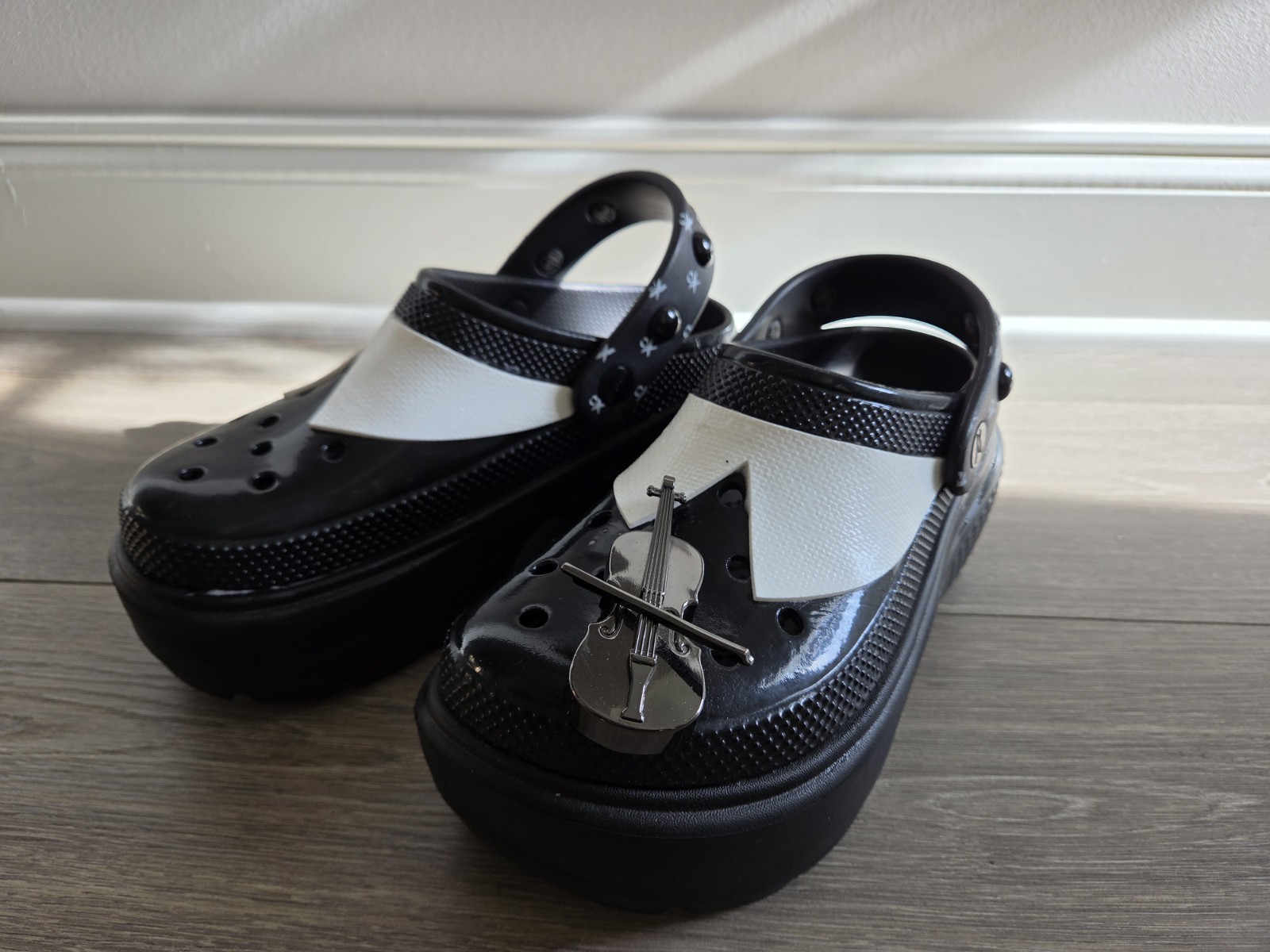 WEDNESDAY ADDAMS X CROCS STOMP CLOGS Size W8 / M6