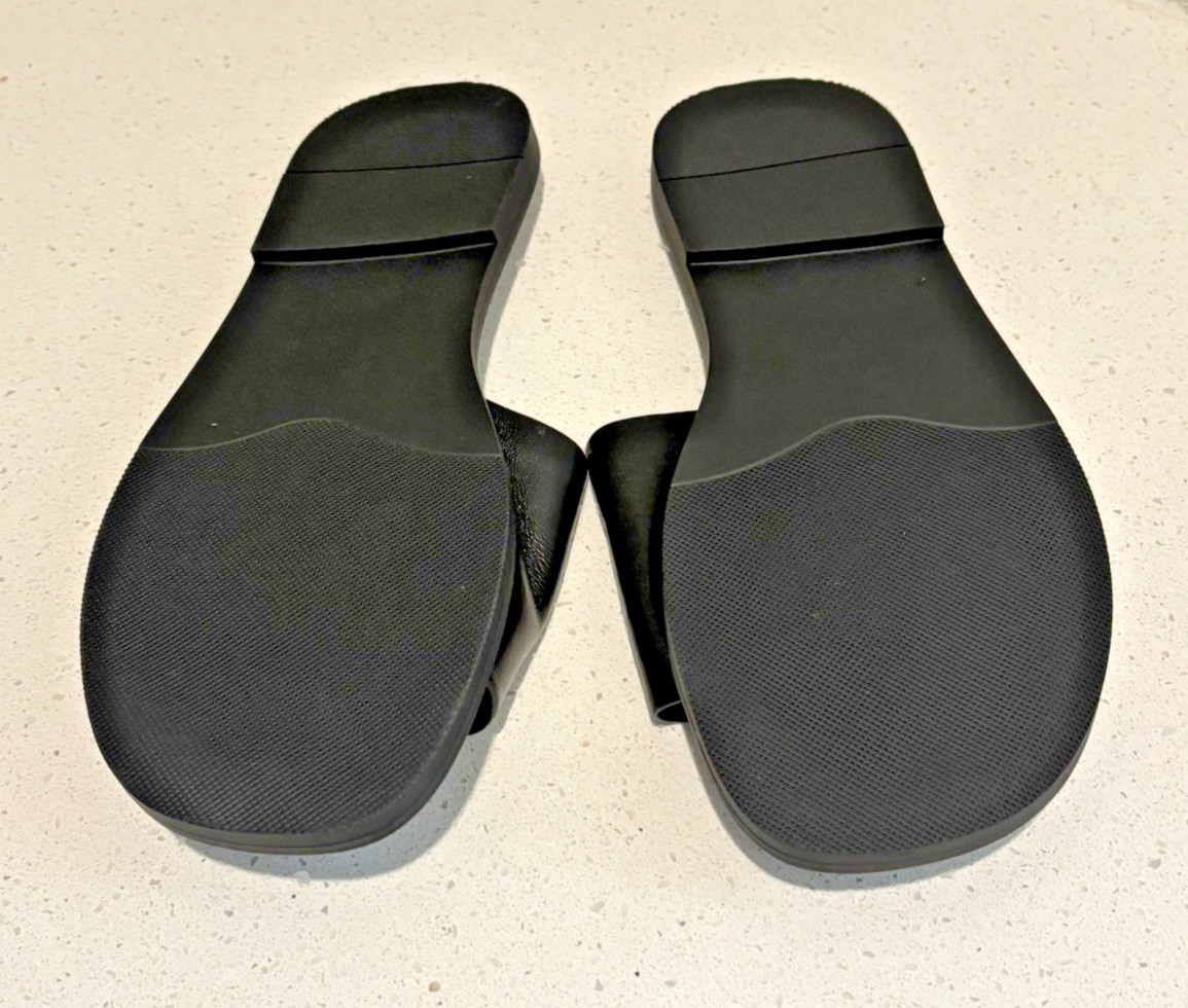 Steve Madden Women’s Black Leather Flats Slides 8.5 W Sandals NWOB