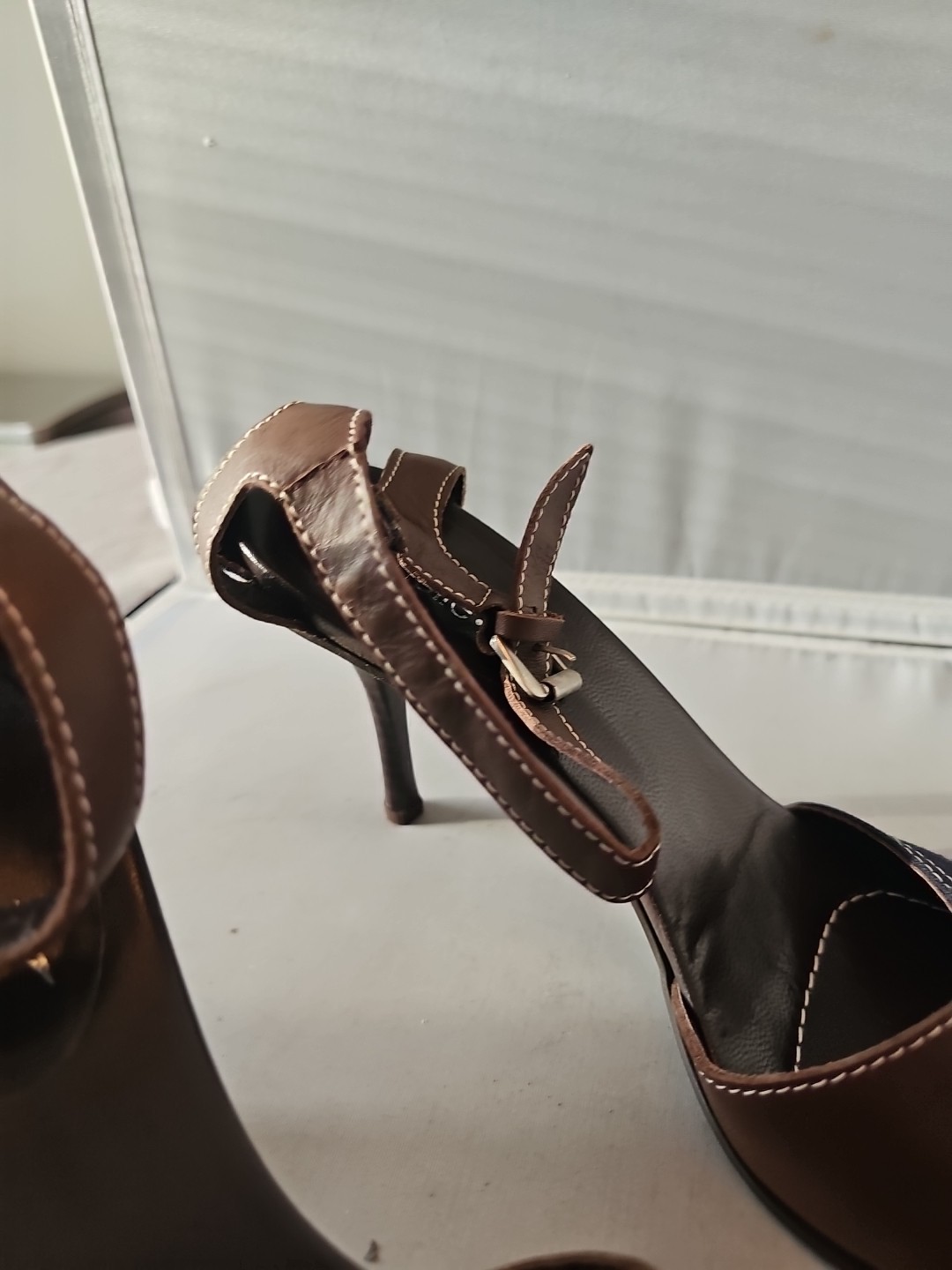 Michelle K Size 11 EU 41 Brown Navy 3.25″ High Heel Buckles Vero Cuoio Italy