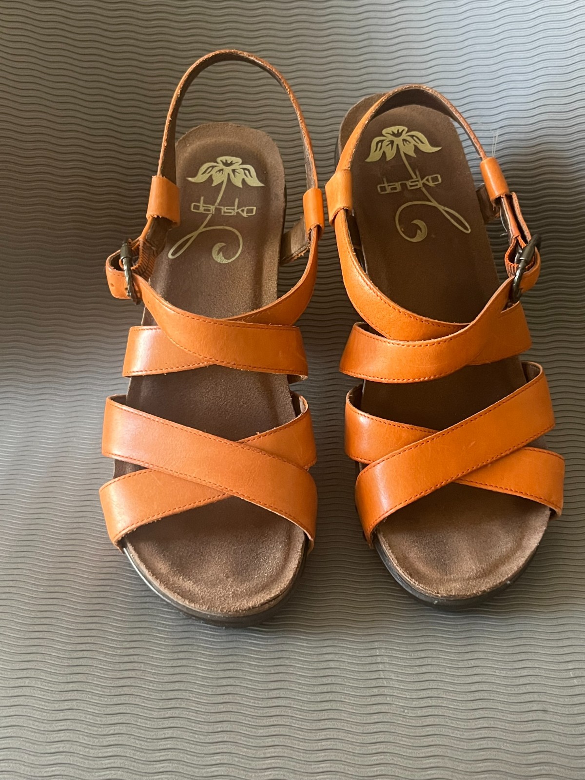 Dansko 1907847800 Frida Sandal Orange Strappy Open Toe Wedge Sandals Sz 38