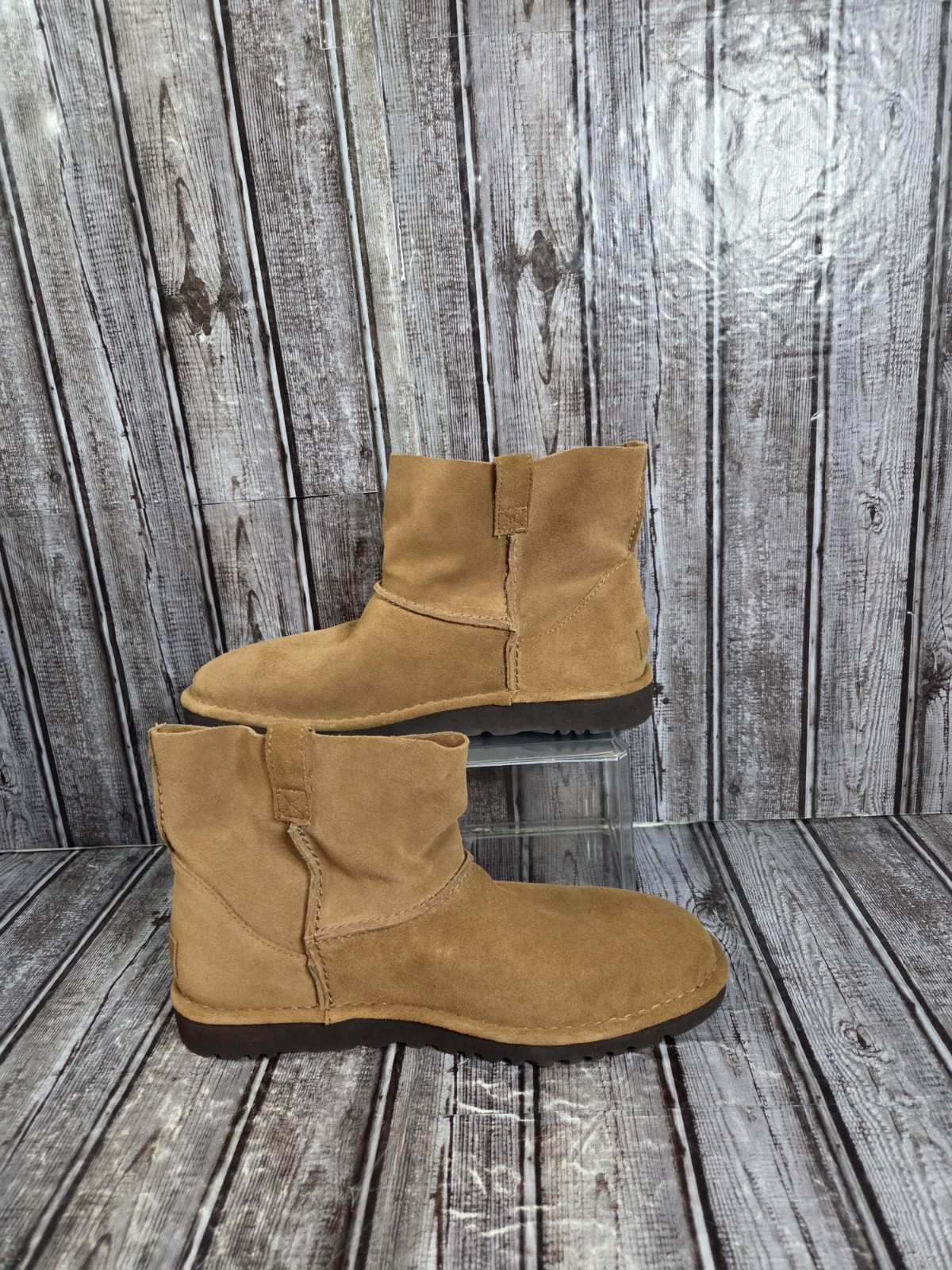UGG Women’s Classic Unlined Mini Chestnut Brown Leather Ankle Boots Size 11