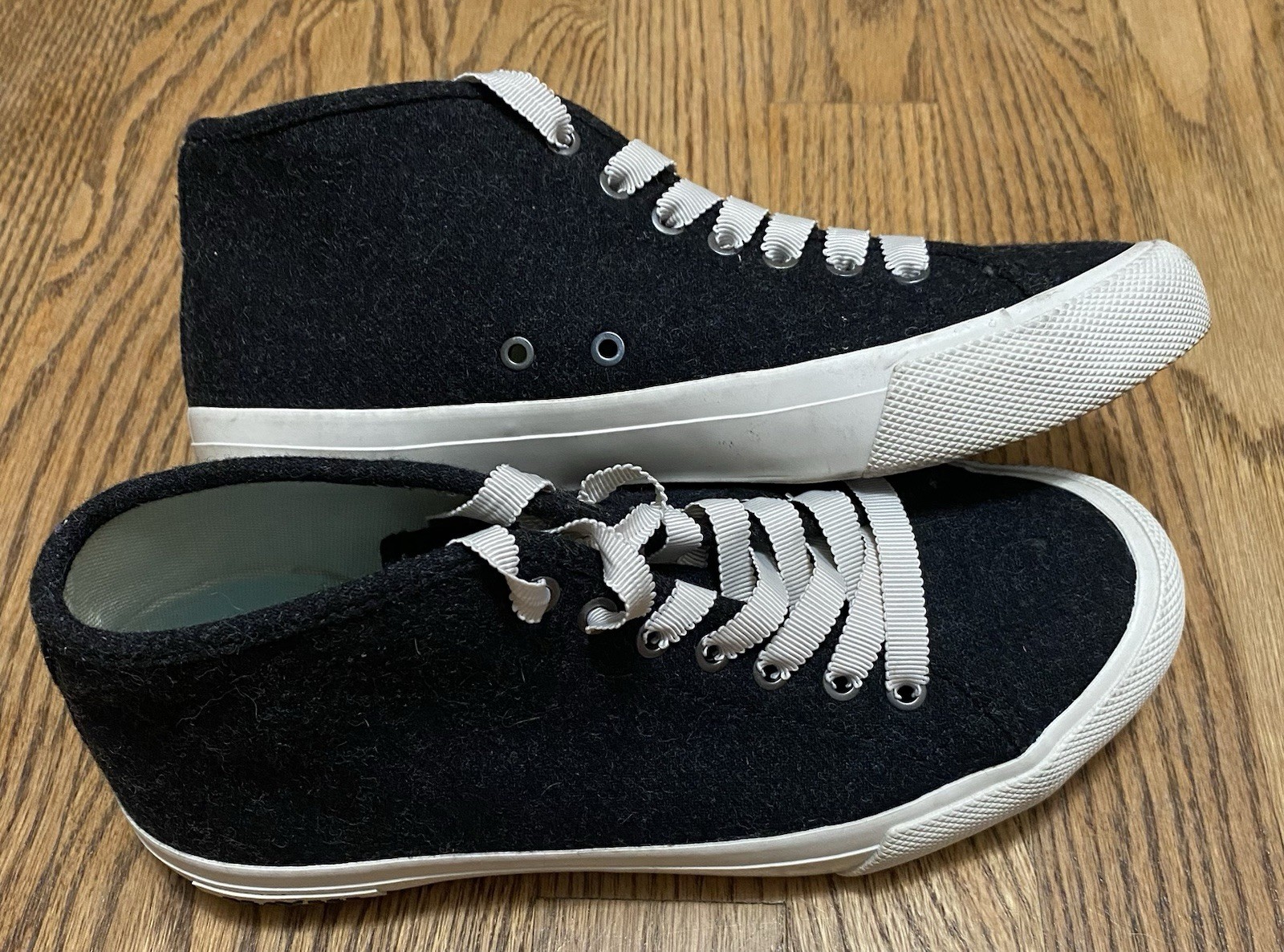SeaVees Womens California Special Varsity Sneaker Black Wool Flannel Sz 6