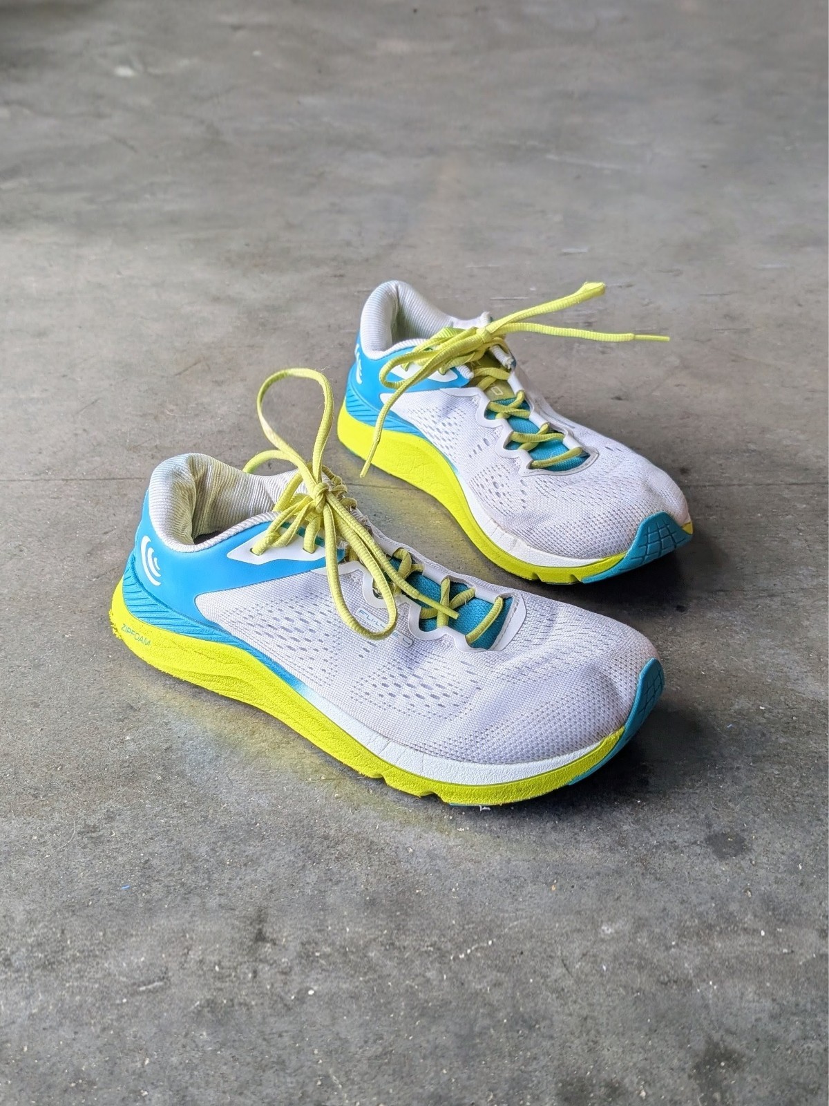 Topo Women’s Fli-Lyte 4 White Lime 3mm Drop Athletic Running Shoes size 9