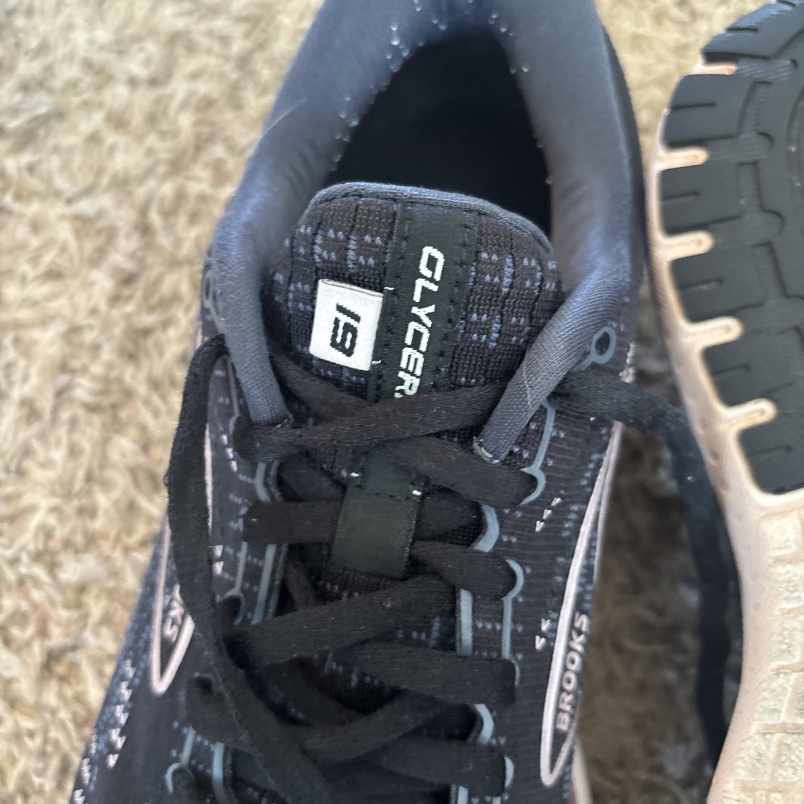 Size 8- Brooks Glycerin GTS 19 Black/Metallic/Ombre Excellent Clean Condition