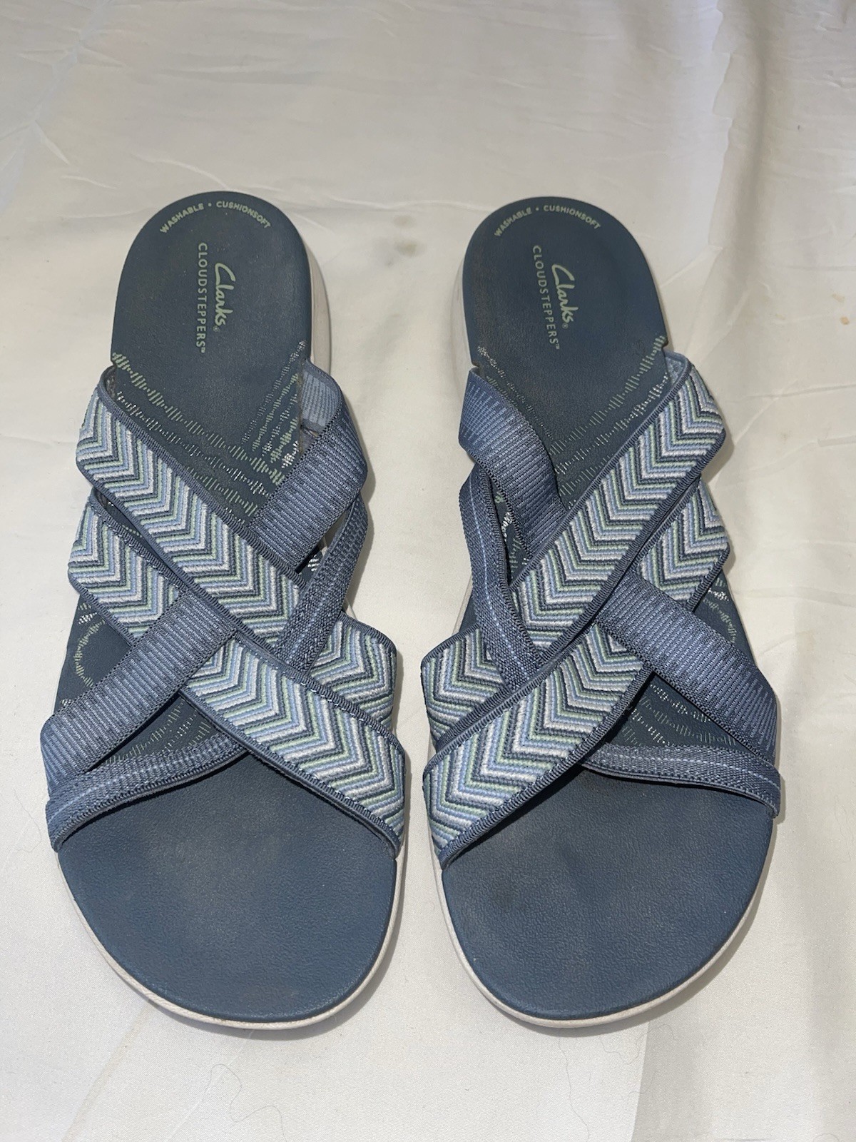 Clarks Blue Chevron Crisscross Slide Sandals Cushioned Slip On Logo Women 10.5
