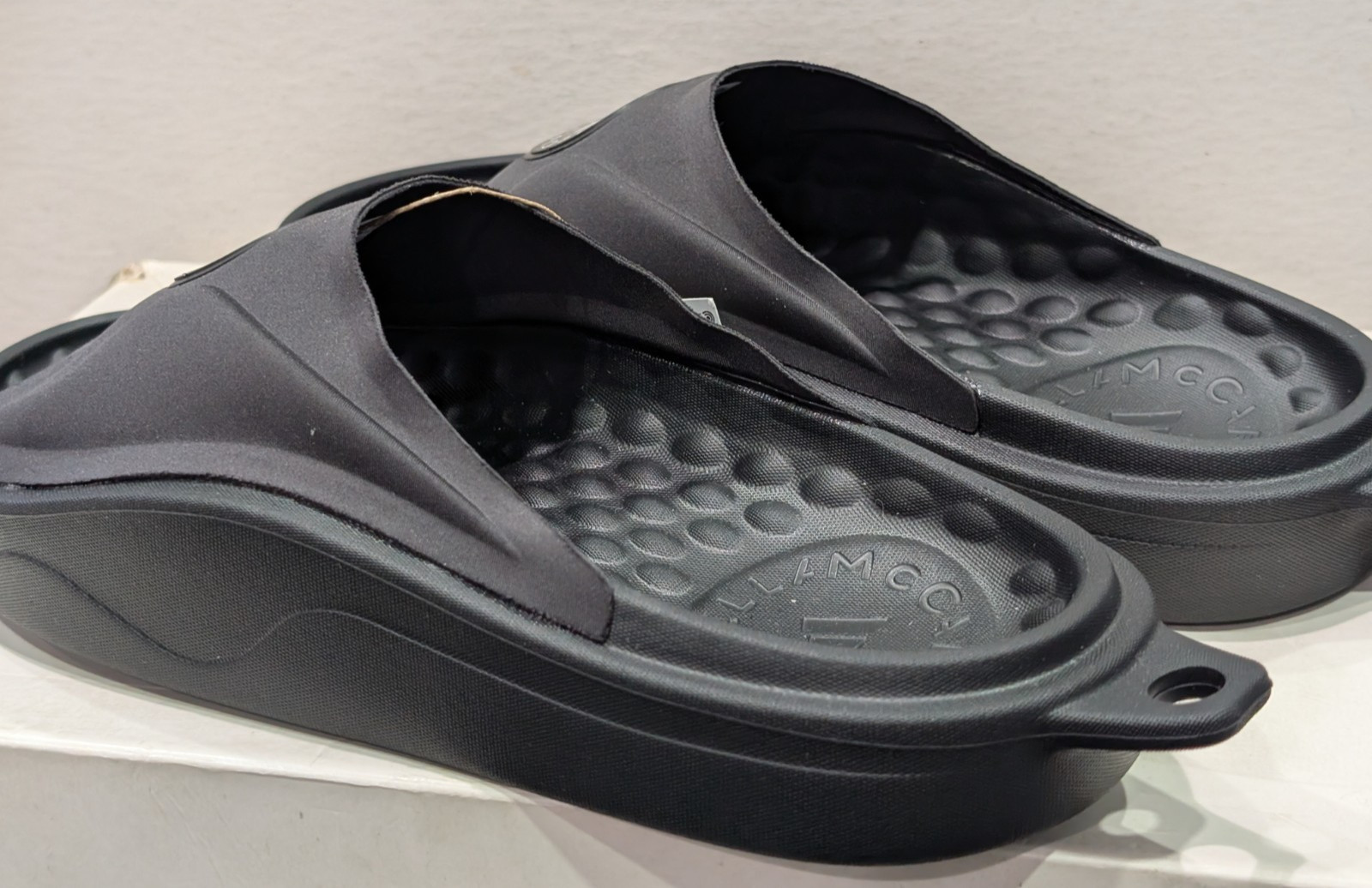 Adidas by Stella McCartney Women’s aSMC Slide – Size: 7 – JS0265 – Black – NEW !