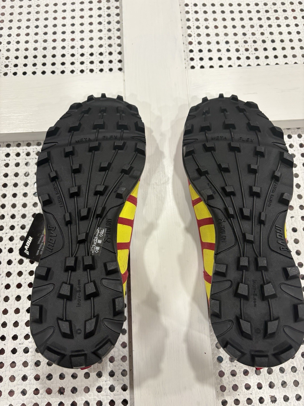 INOV-8 X-Talon 212 Trail Running Shoes Black/Berry/Lime Women 8.5 Men 7