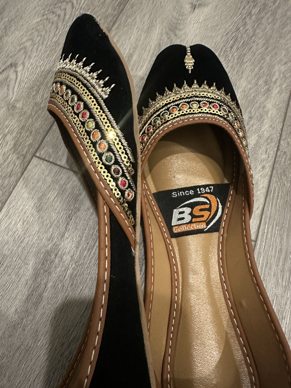 Beautiful Black Velvet Khussa for Women US Size 7 – Comfortable Padded Khussa