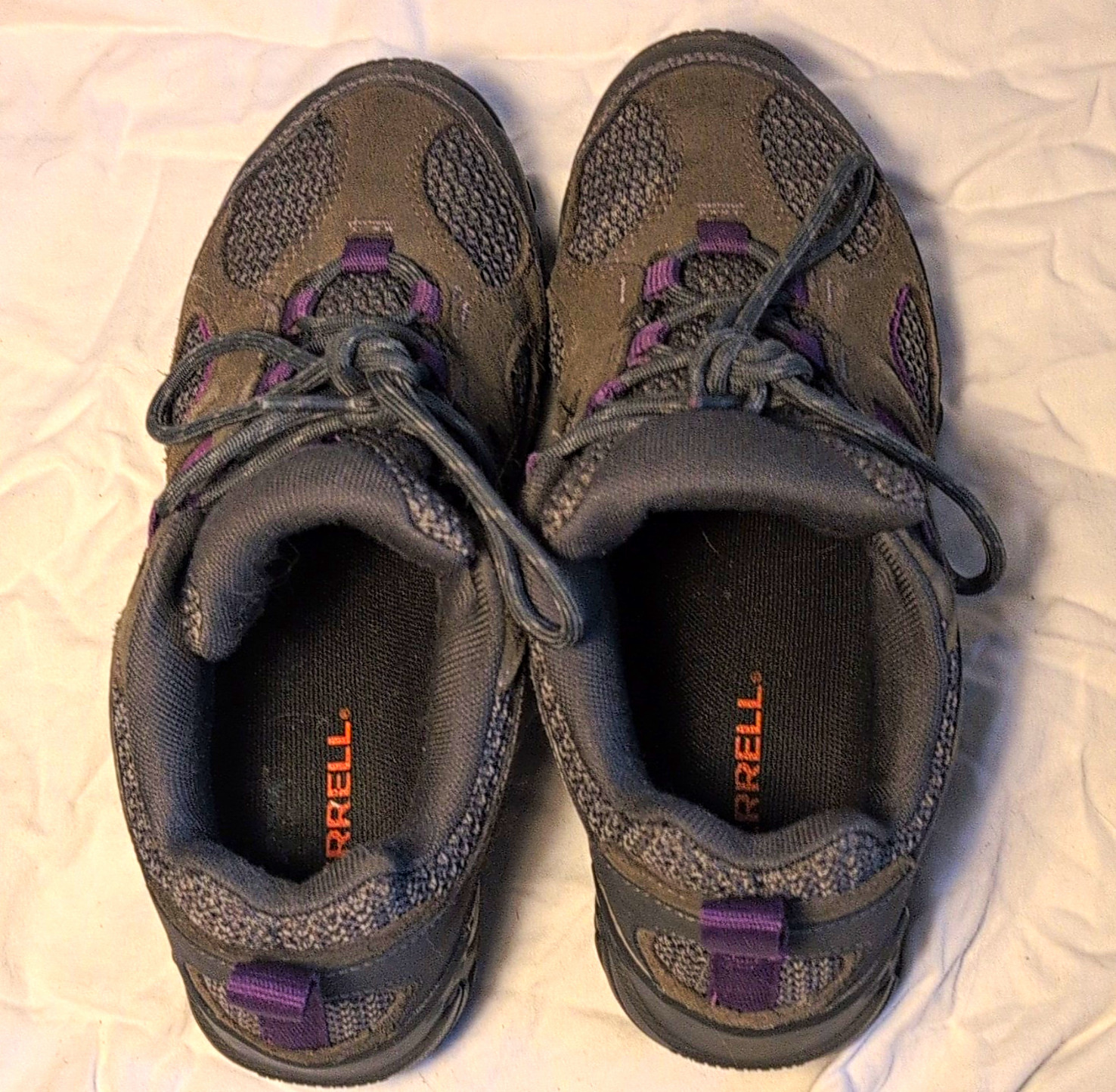 Merrell Moab 2 Women’s Low Top Lace Up Hiking Sneakers Gray Purple Black