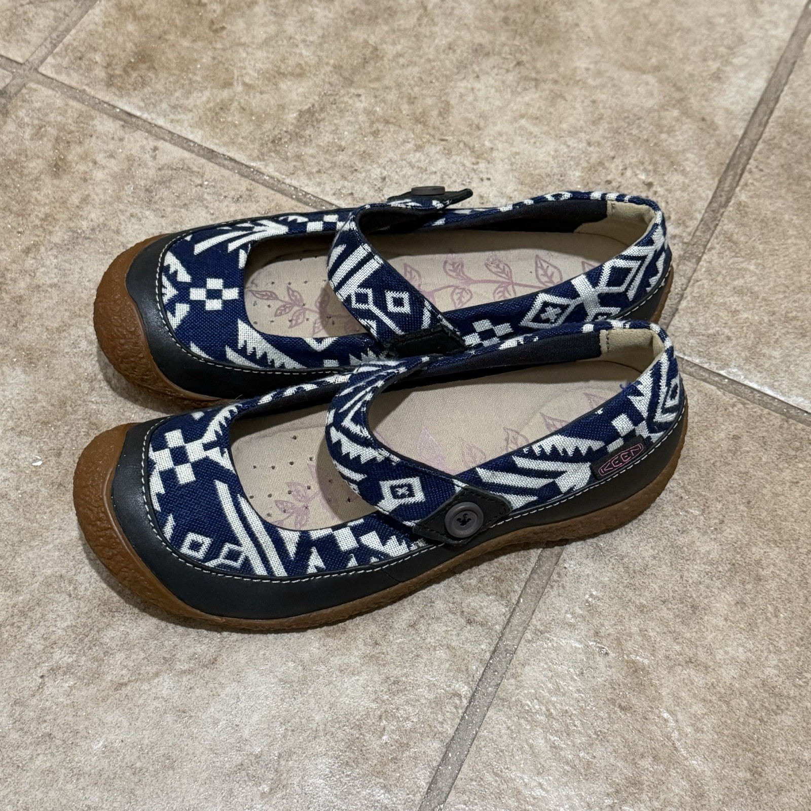 Keen Harvest MJ Shoes Slip On With A Woven Rice Bag Great Conditions