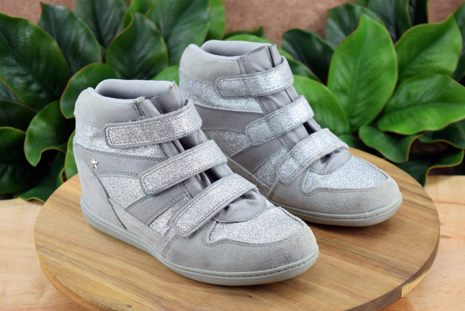 Skechers SKCH +3 Women’s Silver Sparkle Suede Leather SIZE 8 Wedge Hidden Heel