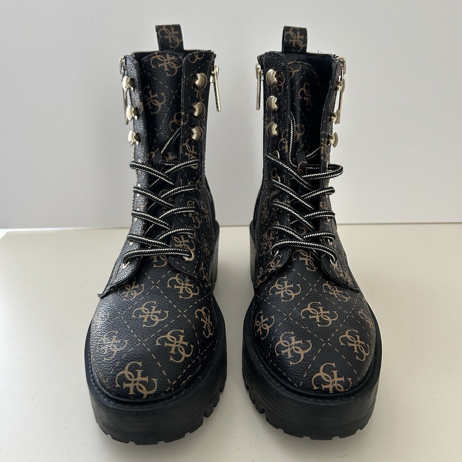 GUESS Womens Boots Size 6.5 Brown Logo Zipper Lug Sole Fearne Round Toe Combat