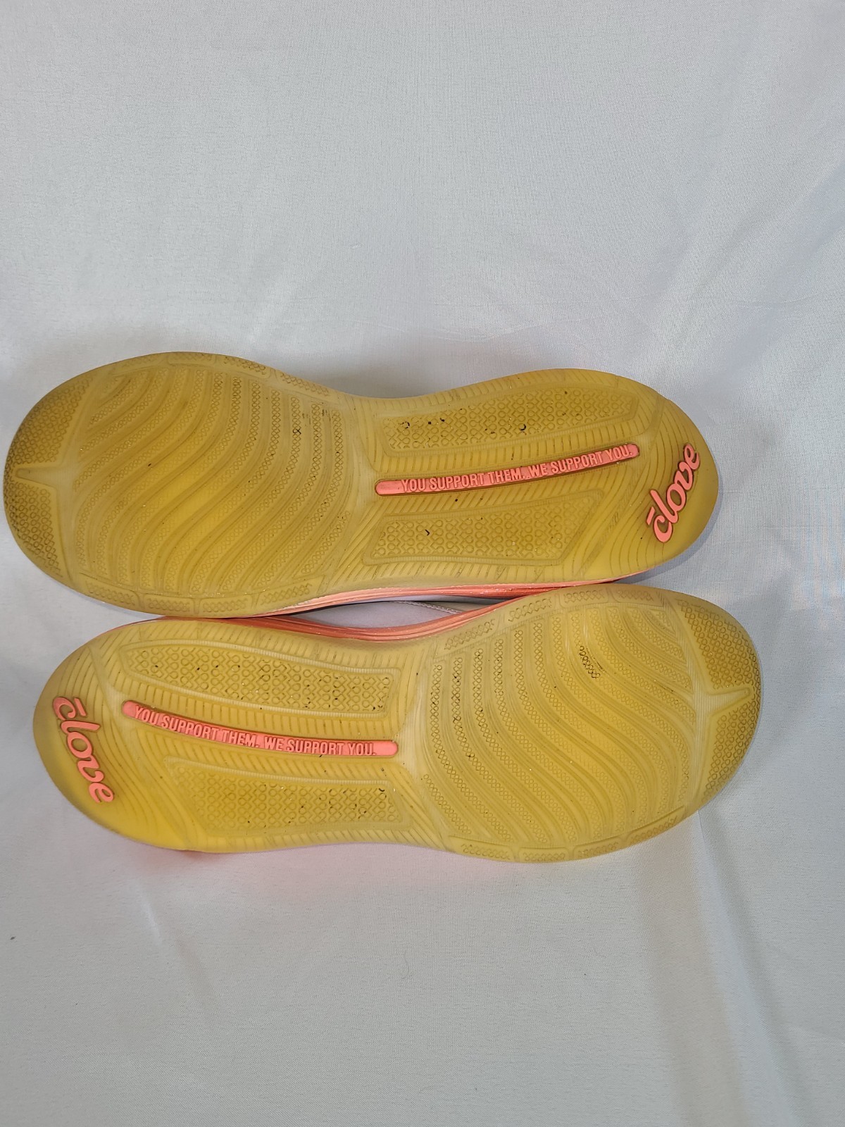 Clove Shoes Women Size 10 or Men’s Size 8.5 CL108