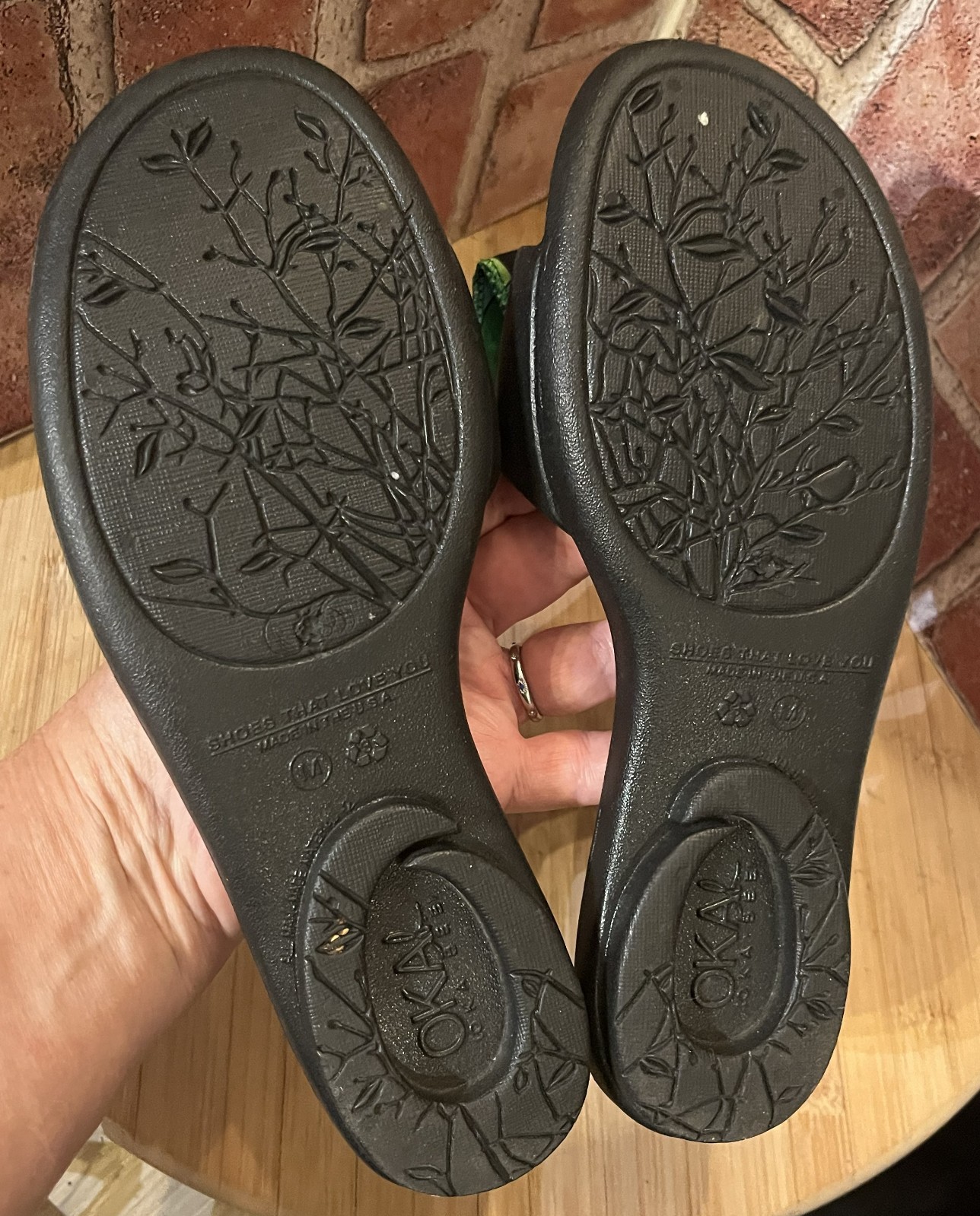OKA-B MADISON BLACK RUBBER FLAT SLIDES WITH GREEN RIBBON BOW ACCENT MEDIUM (7-8)