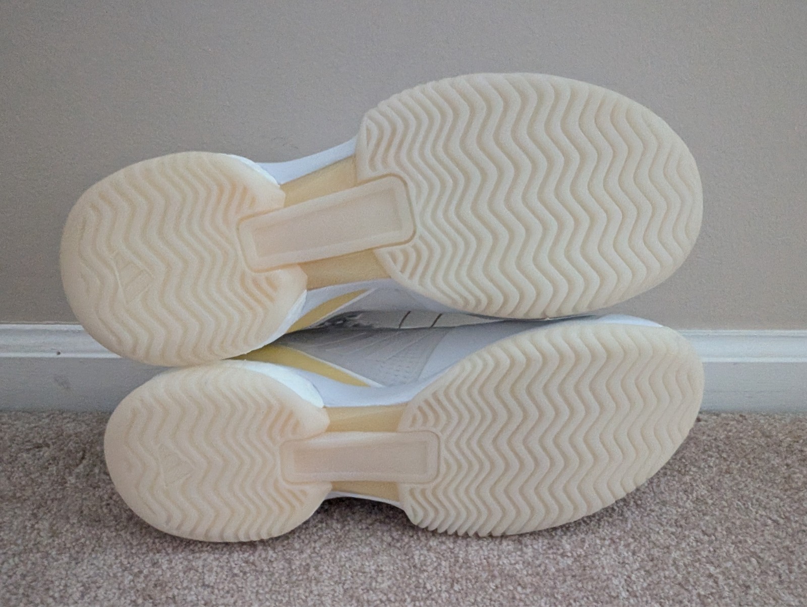 NWOB Adidas Avaluxe Tennis Shoes Lace Up Sneakers, White/Orange Tint, Sz 8.5