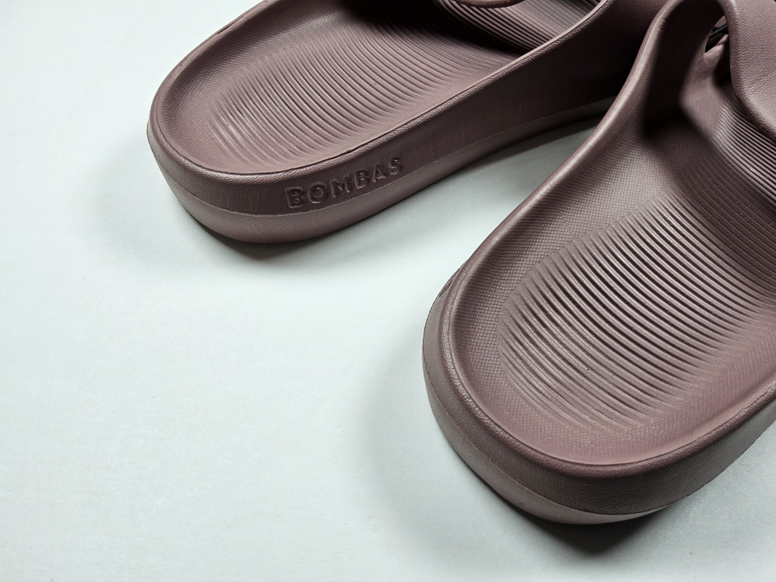 Bombas Women’s Friday Slides Waterproof Lightweight Sandals Size 8
