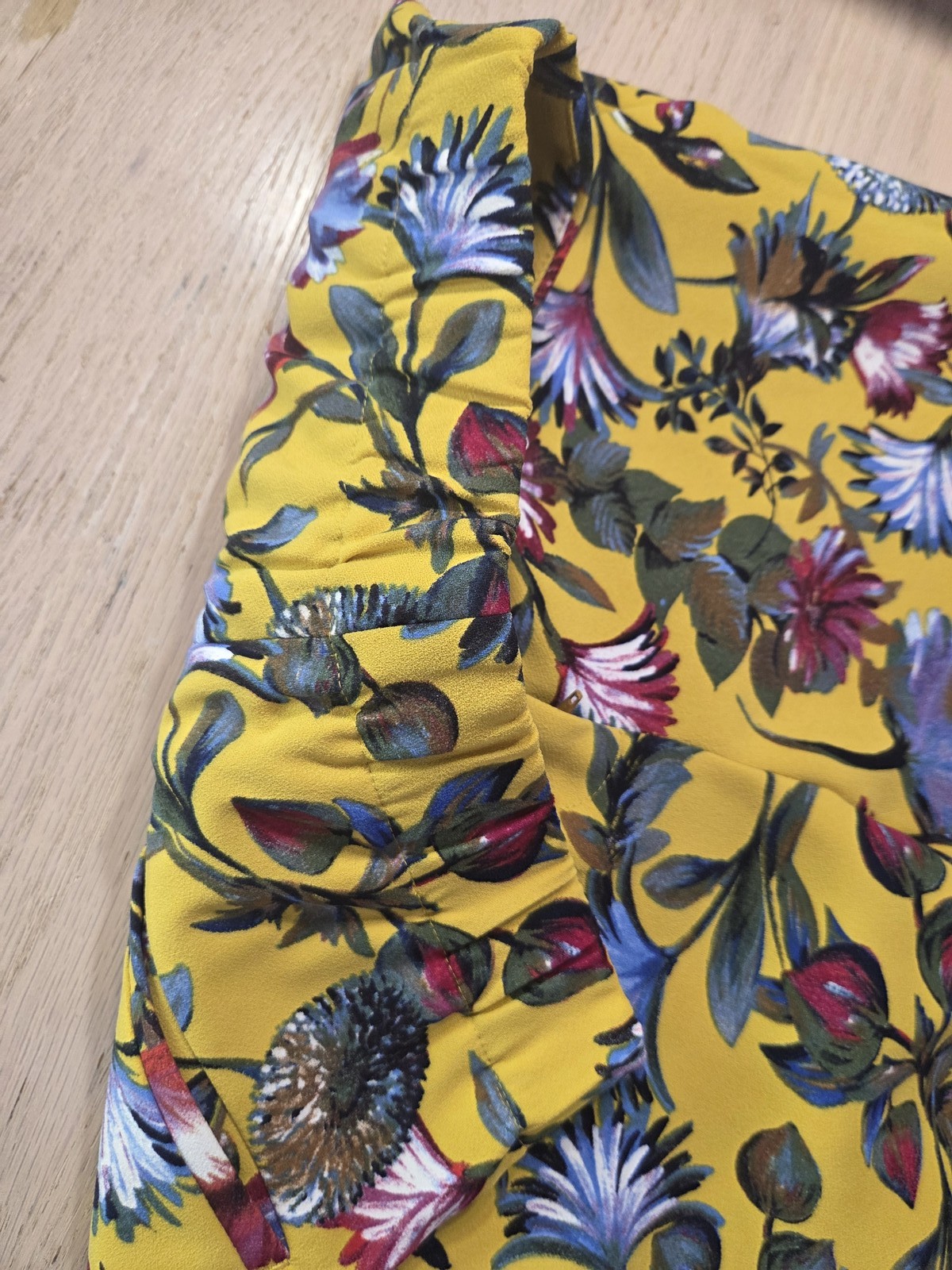 J.Crew Easy Pant Size 00 Yellow Floral Print Straight Leg Made in Philippines