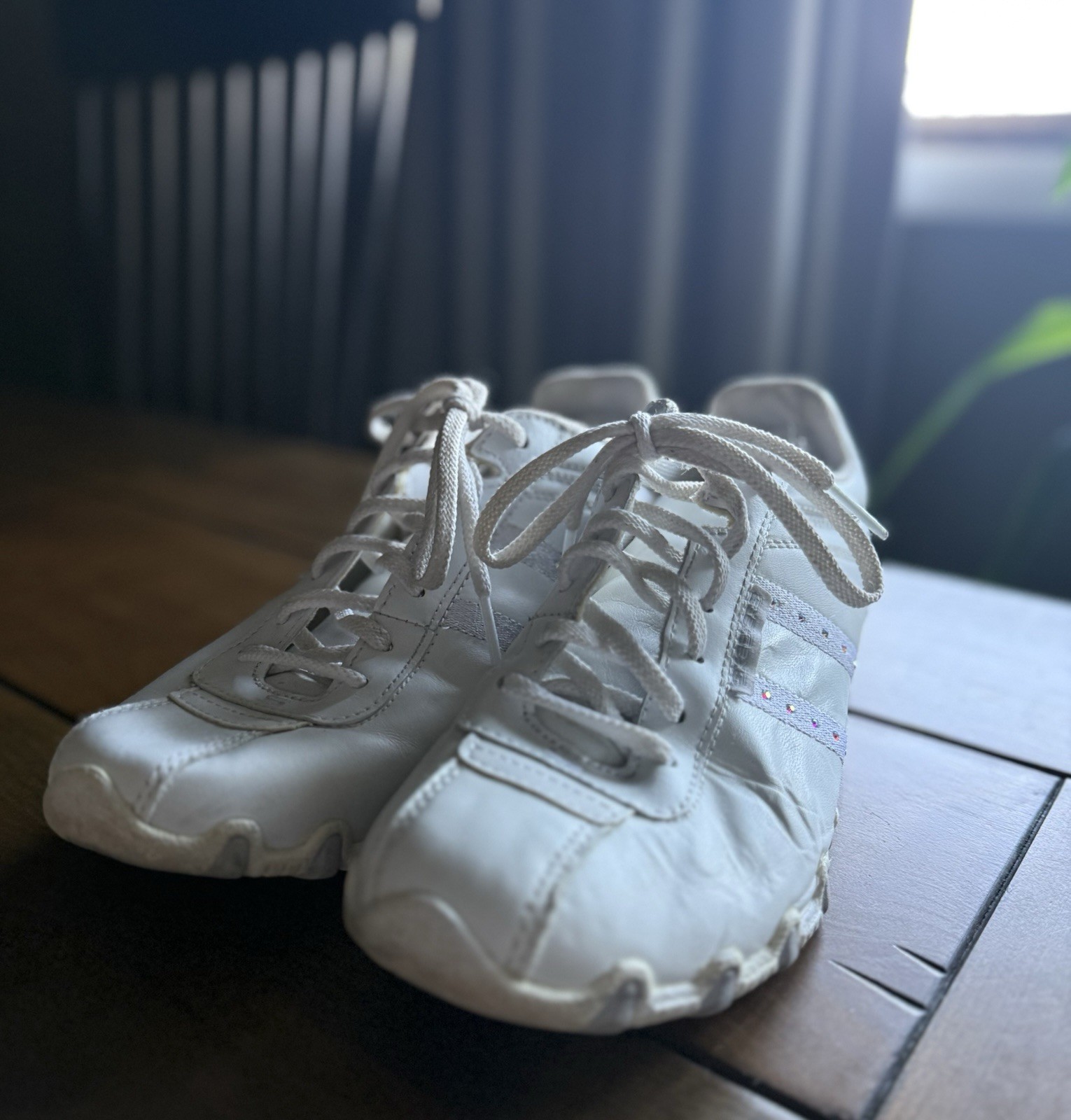 Vintage Skechers White & Silver Bling Dance Cheerleading Gymnastics Band – 7.5