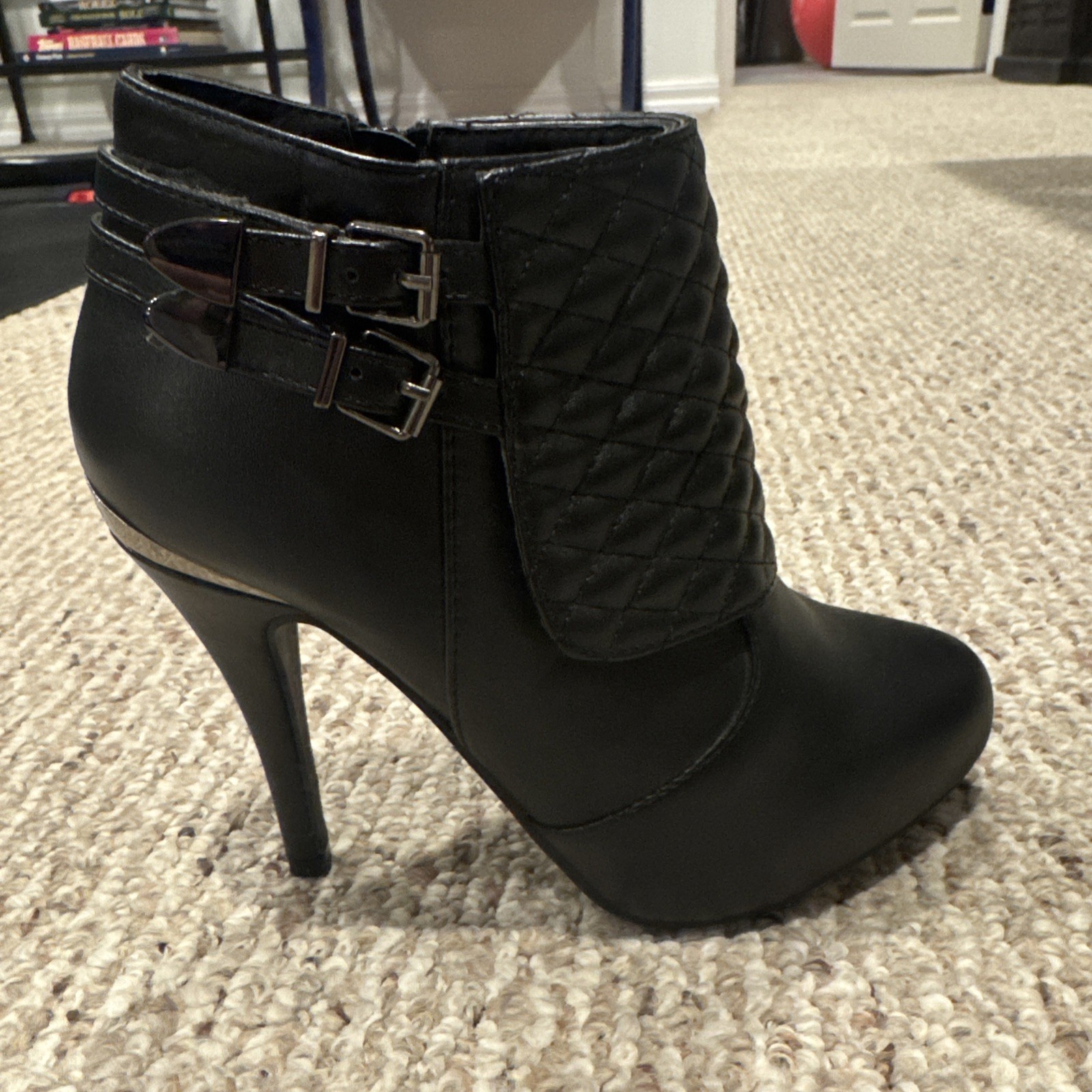 Torry Woman’s Heels Size 6.5 Black Leather Zipper Strap Shoes