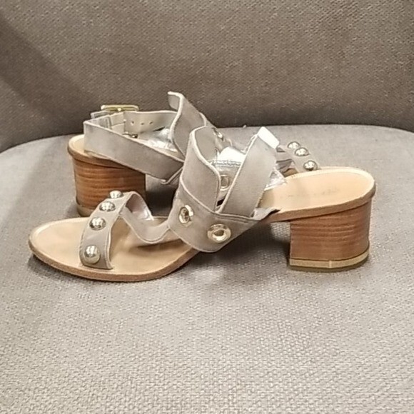 𝅺TRINA Turk Womens Atwater Block Heel Sandals Size 7 Beige Leather Slingback