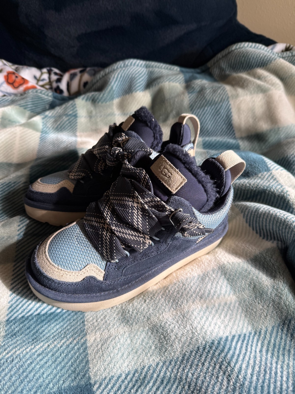 UGG Lowmel Indigo Limited Edition Women’s Size 5 Blue Suede Sneakers