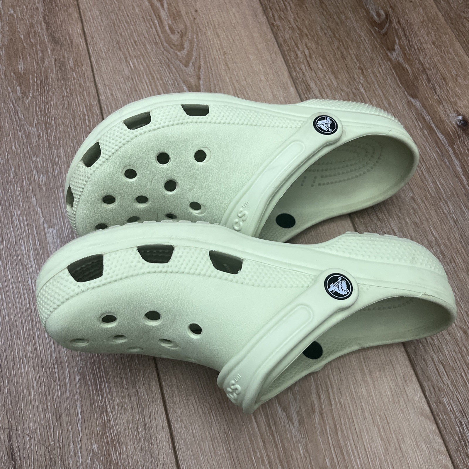 EVA foam clogs, Crocs Classic Clog, Celery/ Mint Green Size 8