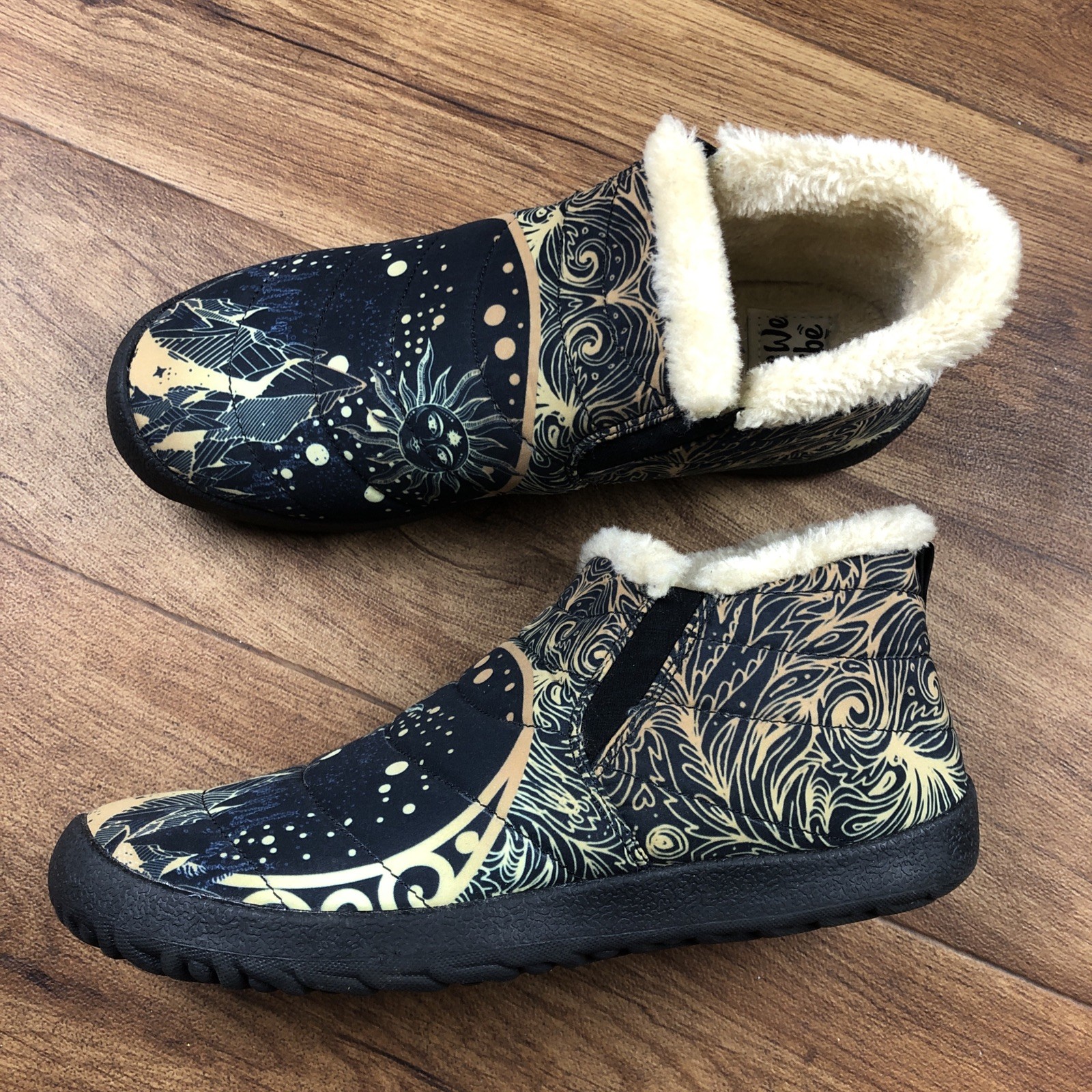 Yes We Vibe Women Sz 7.5 M Multicolor Celestial Faux Fur Lined Shoes