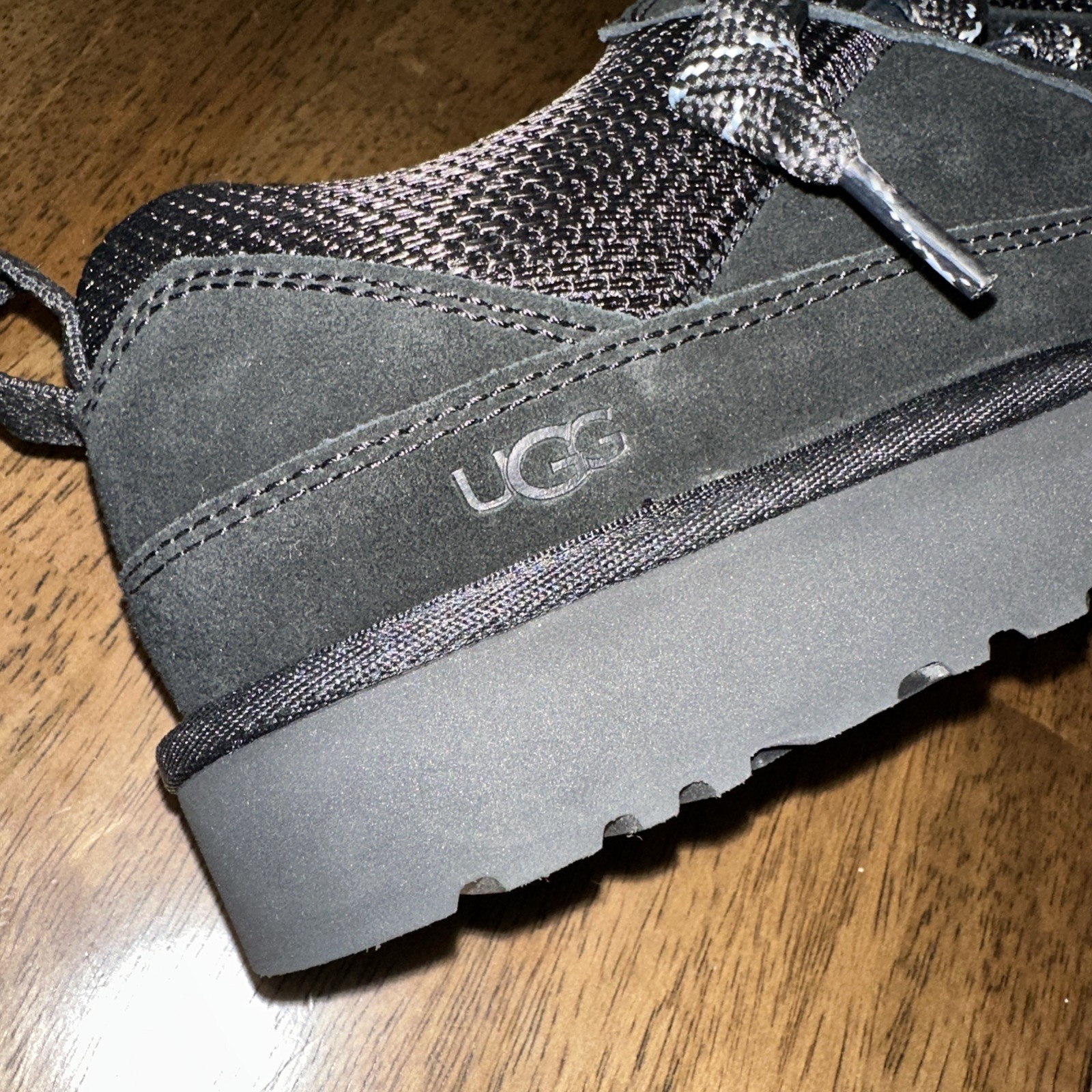 UGG Lowmel Sneaker Women’s Size US 10 Black 1168890