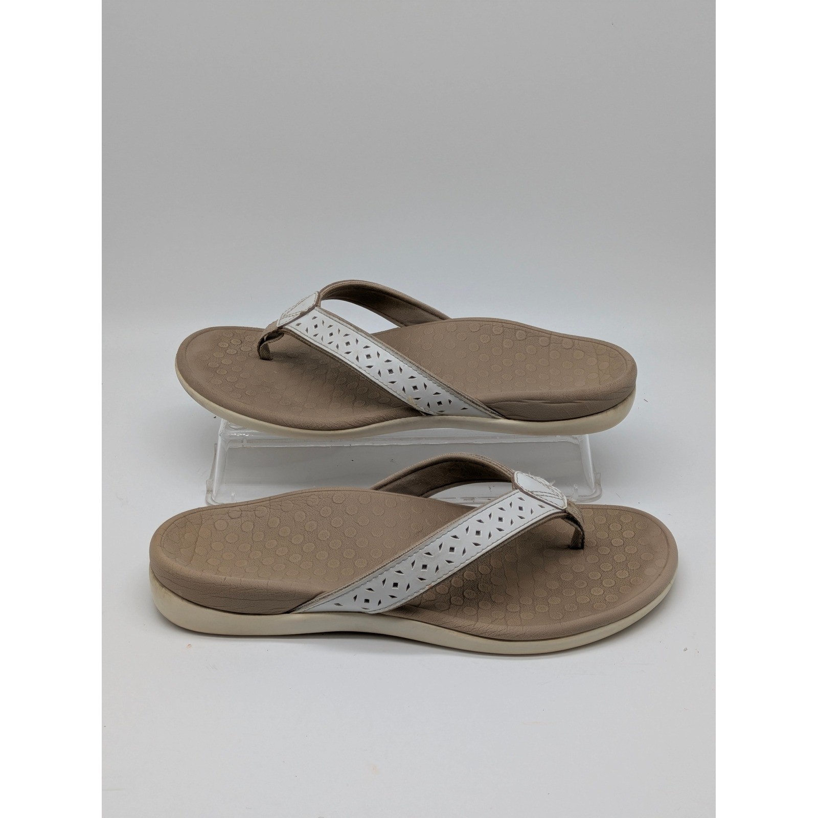 Vionic Tide Perf Flip Flop Sandals Women’s Size 8 White Orthotic Comfort