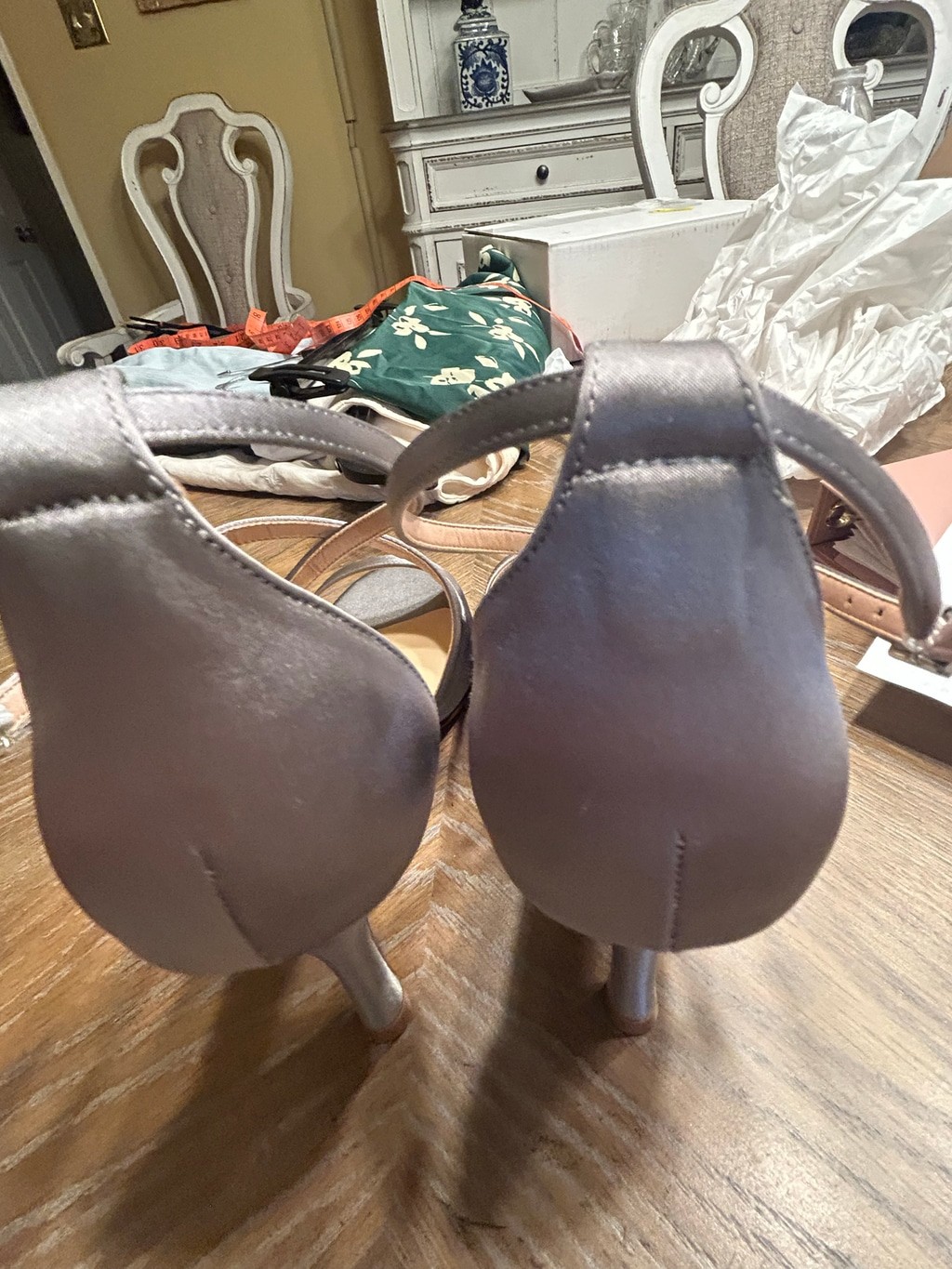 Elegant Park Womens Size 8 Gray Satin Cross Strap Peep Toe Heels Wedding Dress