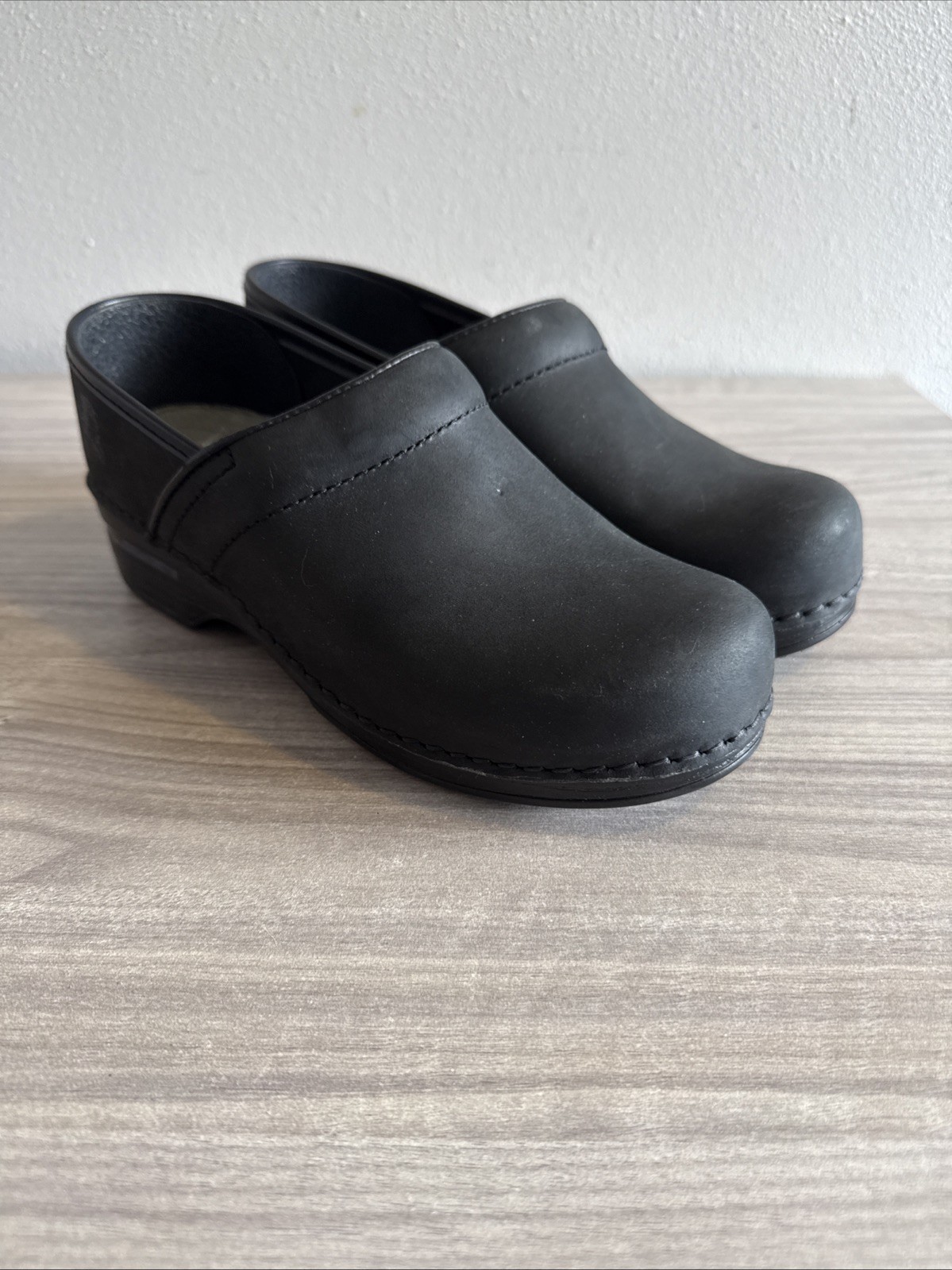 Dansko Professional Black Leather Clogs Mules Size 7.5/8 Women’s Slip On Nursing