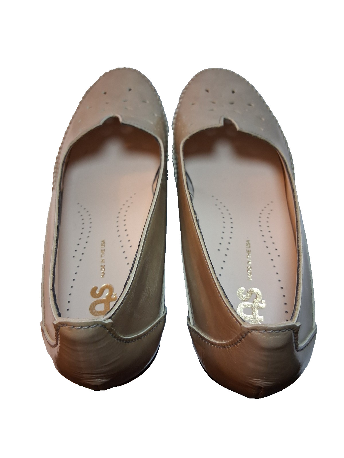 SAS Sonyo Slip On Heel Patent Leather Tan Beige Pumps Shoes sz 7.5 M Excellent