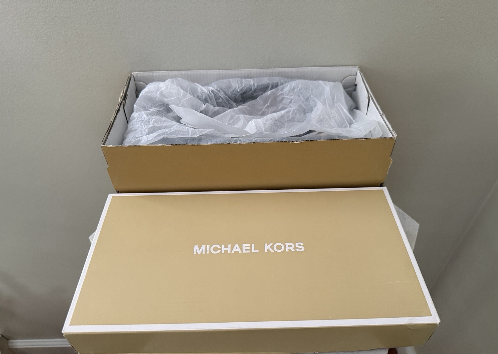 Michael Kors Navy Fulton Moc Saffiano Size 7M. Please See Photos For Condition