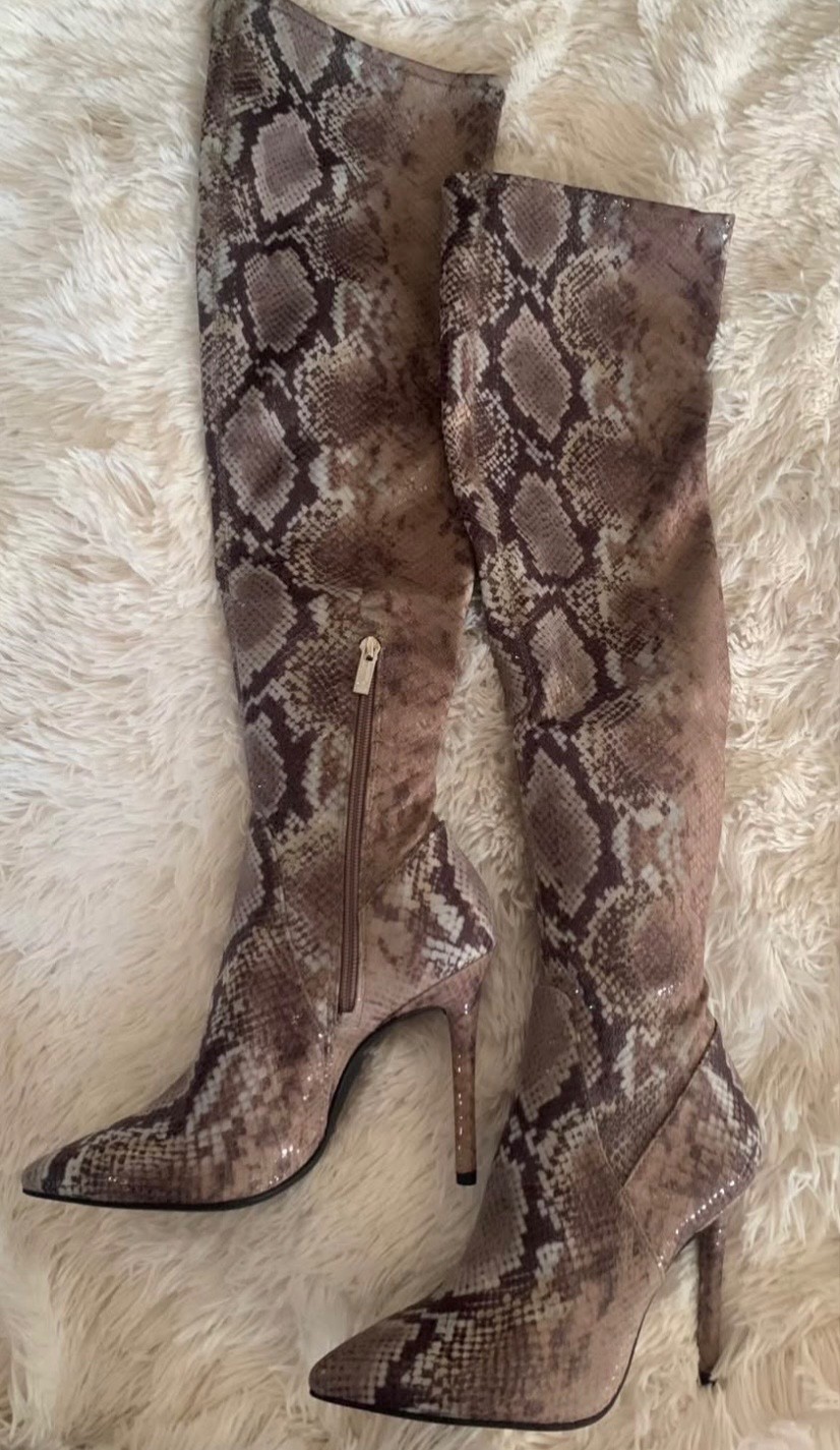 New Jessica Simpson Boots size 7
