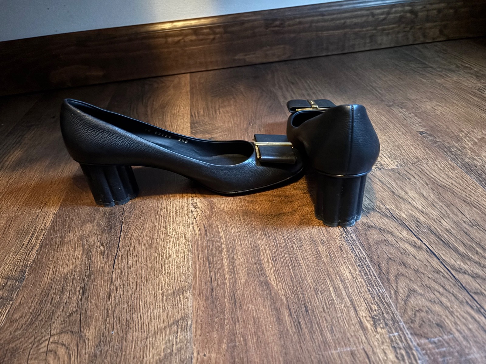 ferragamo wimen shoes size 9 us