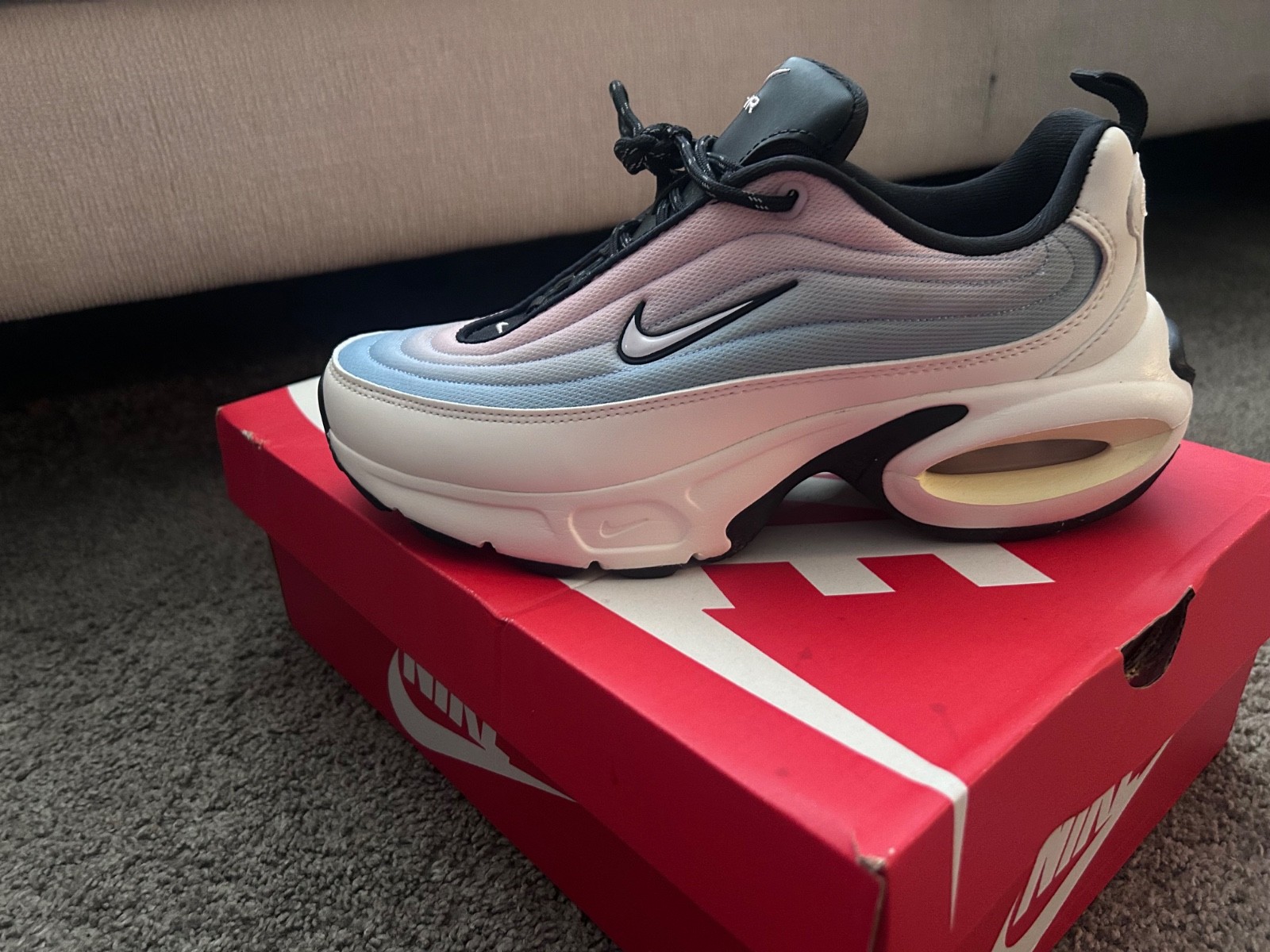 Size 8 – Nike Air Max Portal Dawn W like NEW only tried on indoors