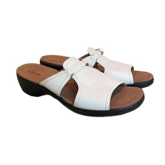 Clarks women’s size 10 sandals white slides silver loops wedge