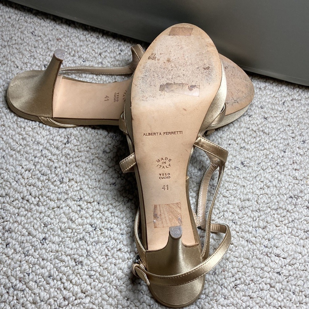 Alberta Ferretti Size 10.5 Italian Made Strappy Spring Sandals Gold Leather 41