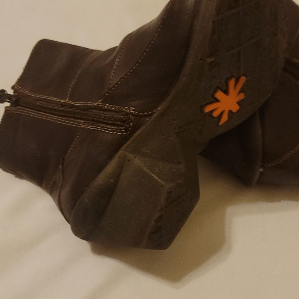 – The art Company boots size 39