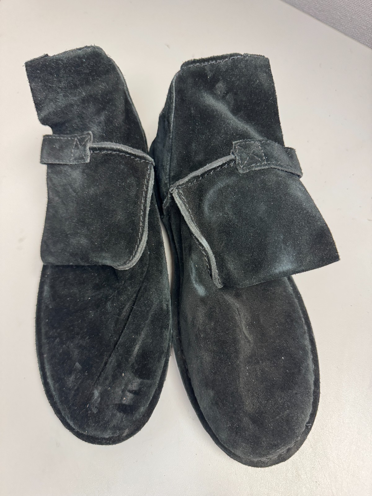 UGG Women’s Classic Unlined Black Suede Leather Boot Size 7 new w/blemish