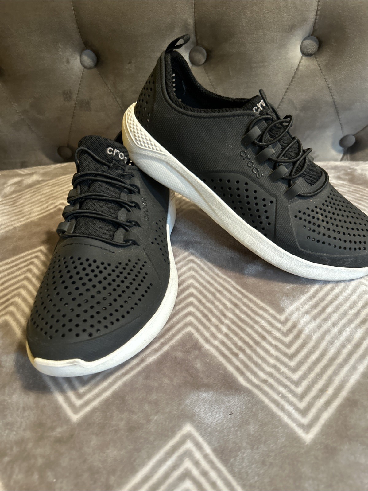 Crocs Light Rider Black Size J6-women’s 8, Men’s 6