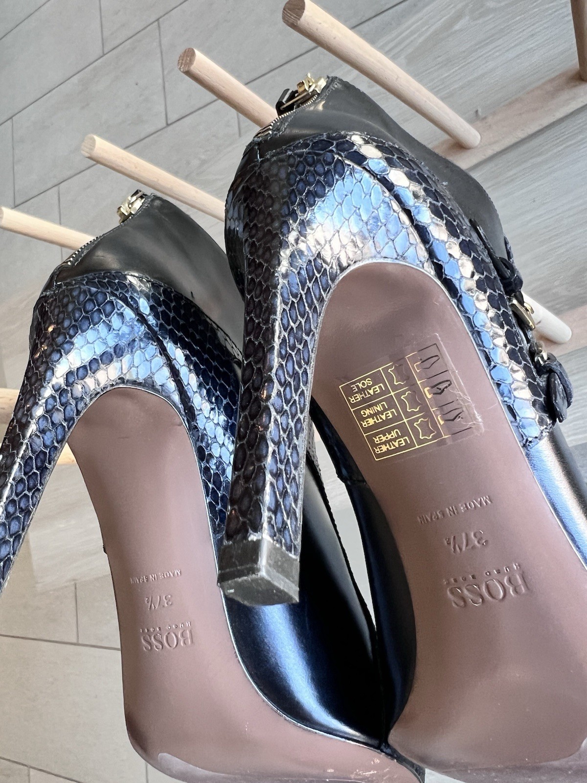 Boss Hugo Boss Midnight Navy Snakeskin Embossed Ankle Boots EU 37.5 US 7.5