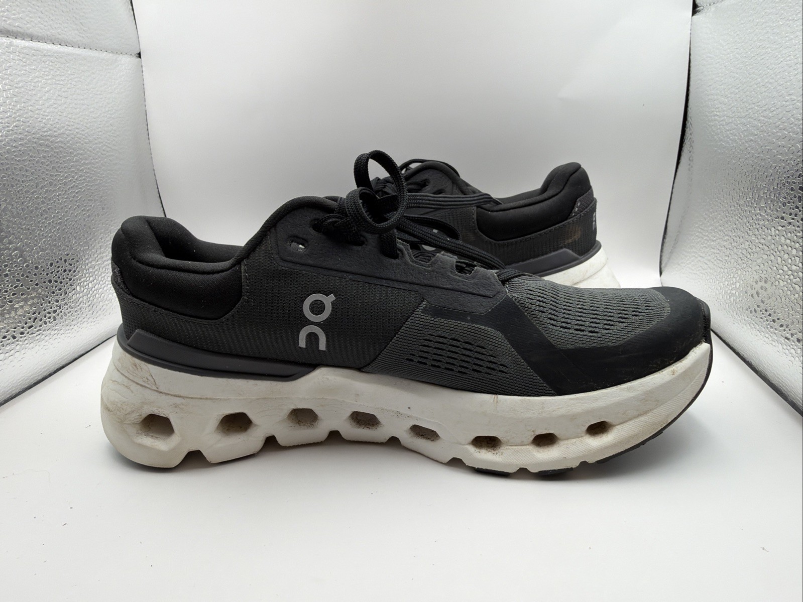 ON Women’s Cloudrunner Wide Eclipse | Black US size 6.5 D