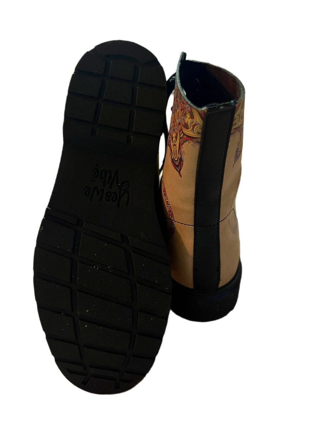 YES WE VIBE DOWN TO EARTH TAN PRINT LUG SOLE BOOT SZ USW9 M7.5 EU 40.5