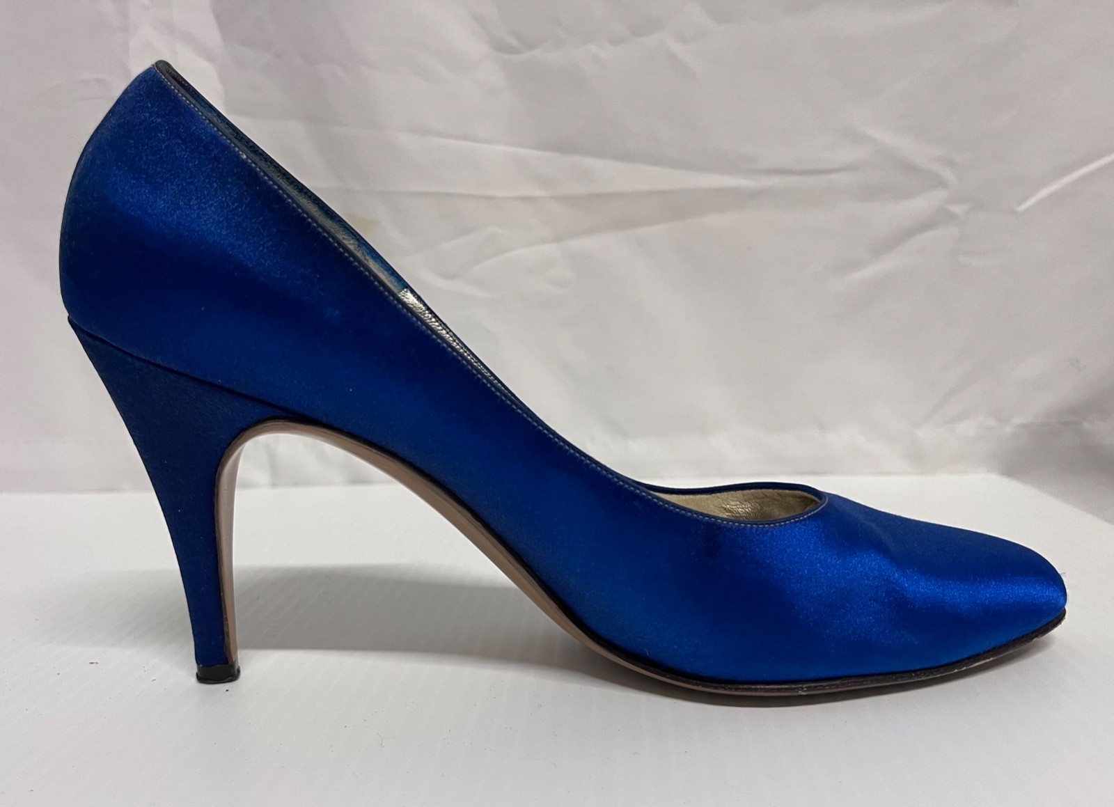 Vintage Satin Pumps by Bruno Magli Size 9.5AAA