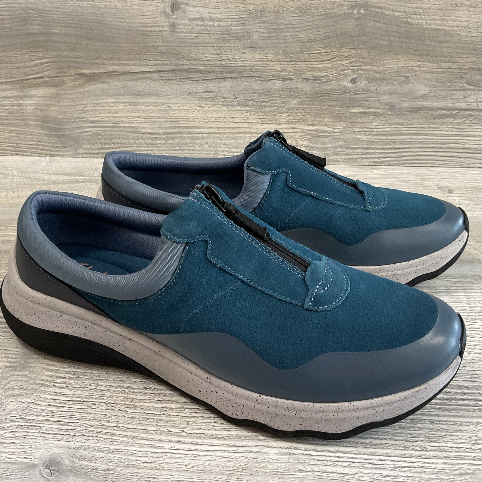 Clarks Jaunt Way Casual Slip-on Sneaker Shoes Blue Suede Women’s Size 11 M NEW