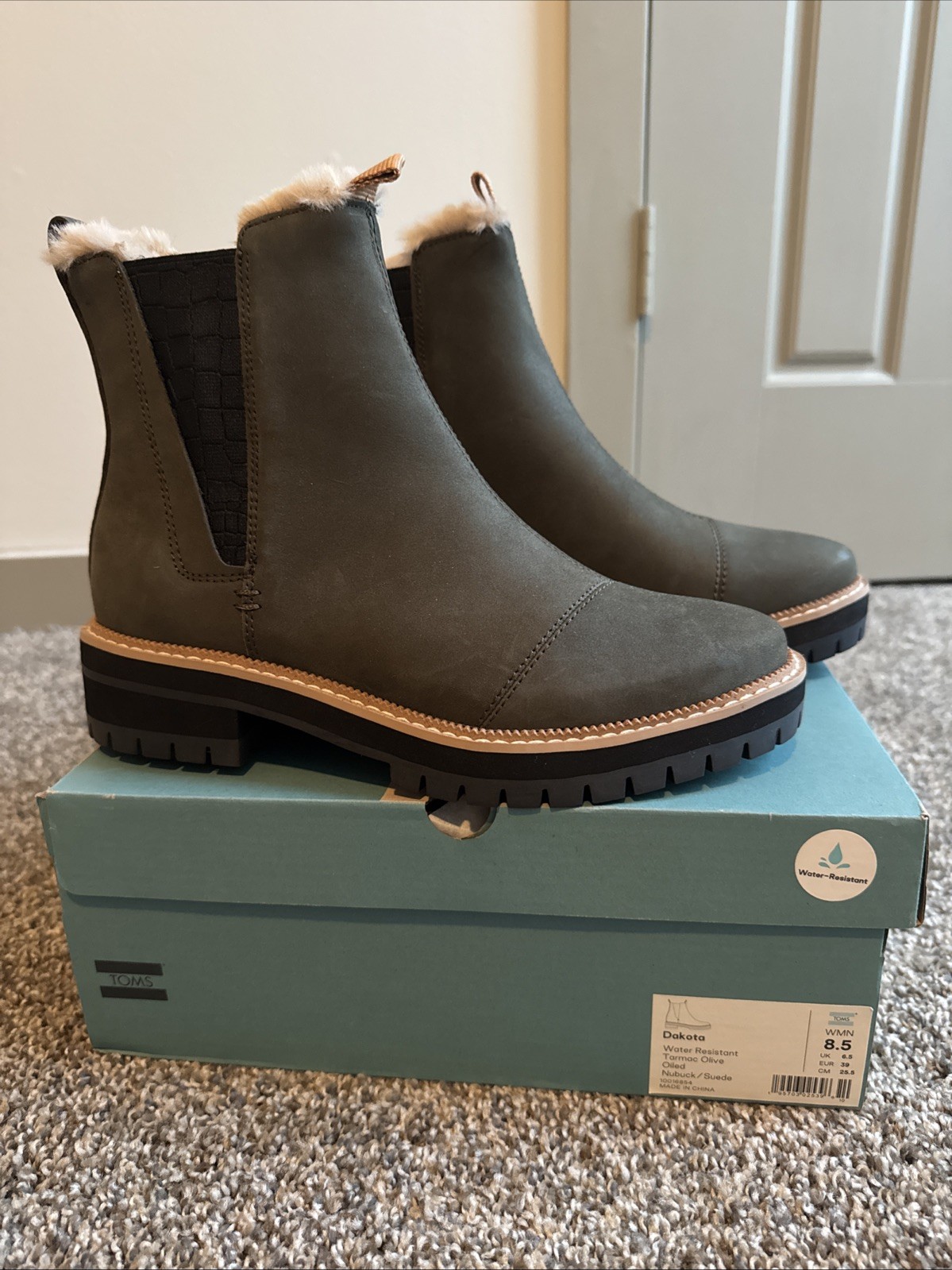 Women’s Tom’s Dakota Suede Boots Size 8.5 Olive Green