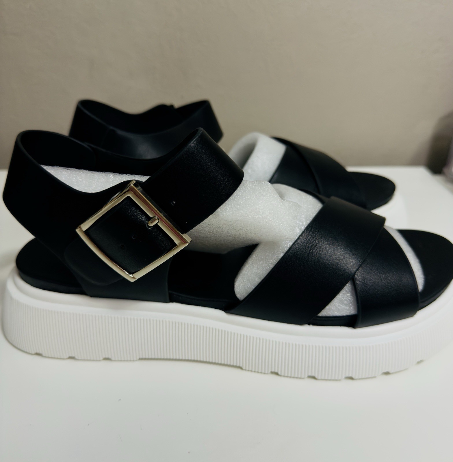 Soda Women’s Black PU Strappy Buckle Ankle Strap Sandals Casual Size 10