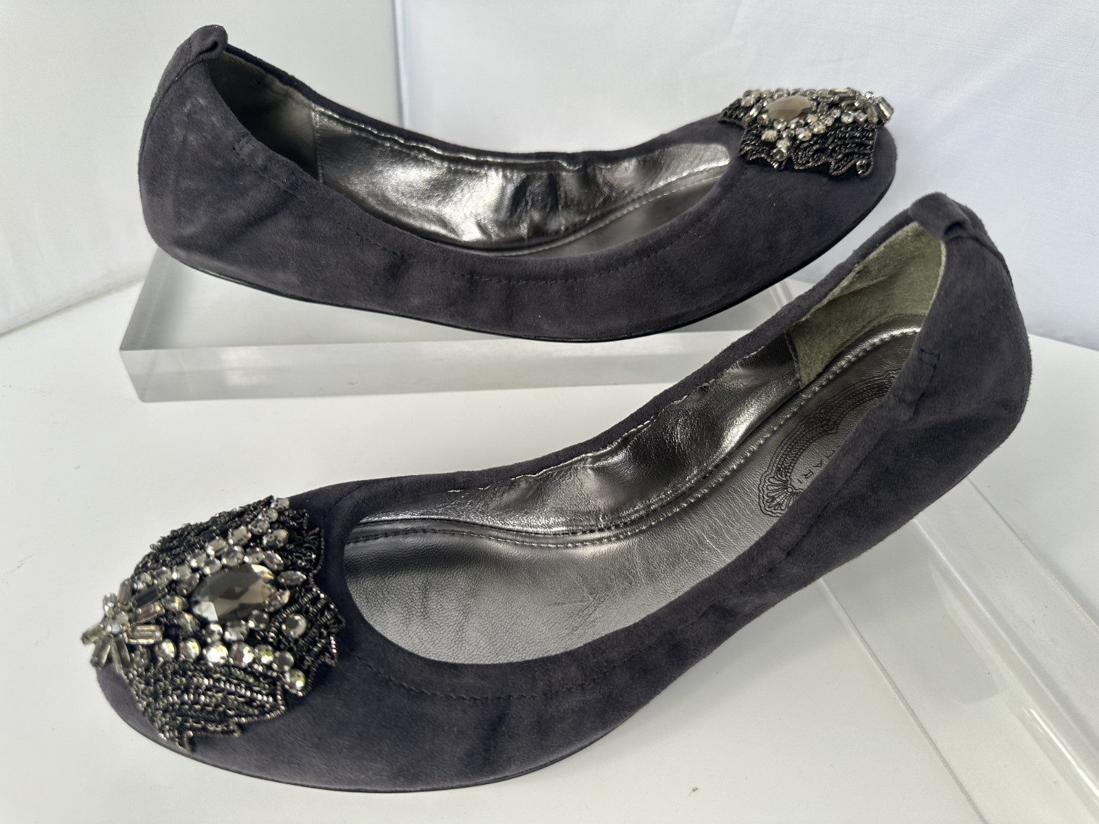 New Elie Tahari Women’s Shoes Size 37.5 Lucille Flat Jeweled Ballet Gray Suede